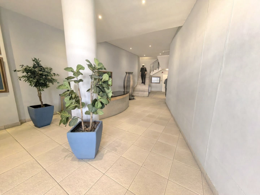 1 Bedroom Property for Sale in Three Anchor Bay Western Cape